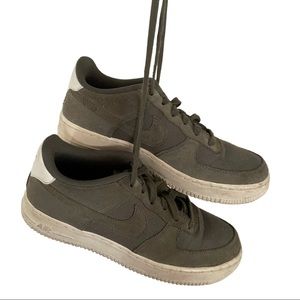 NIKE AIR FORCE - FOREST GREEN